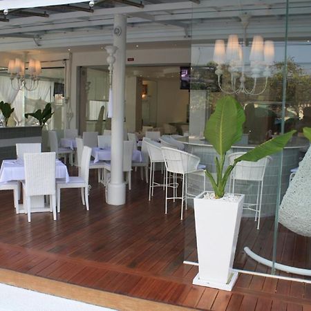 Santi White Hotel Phuket Buitenkant foto